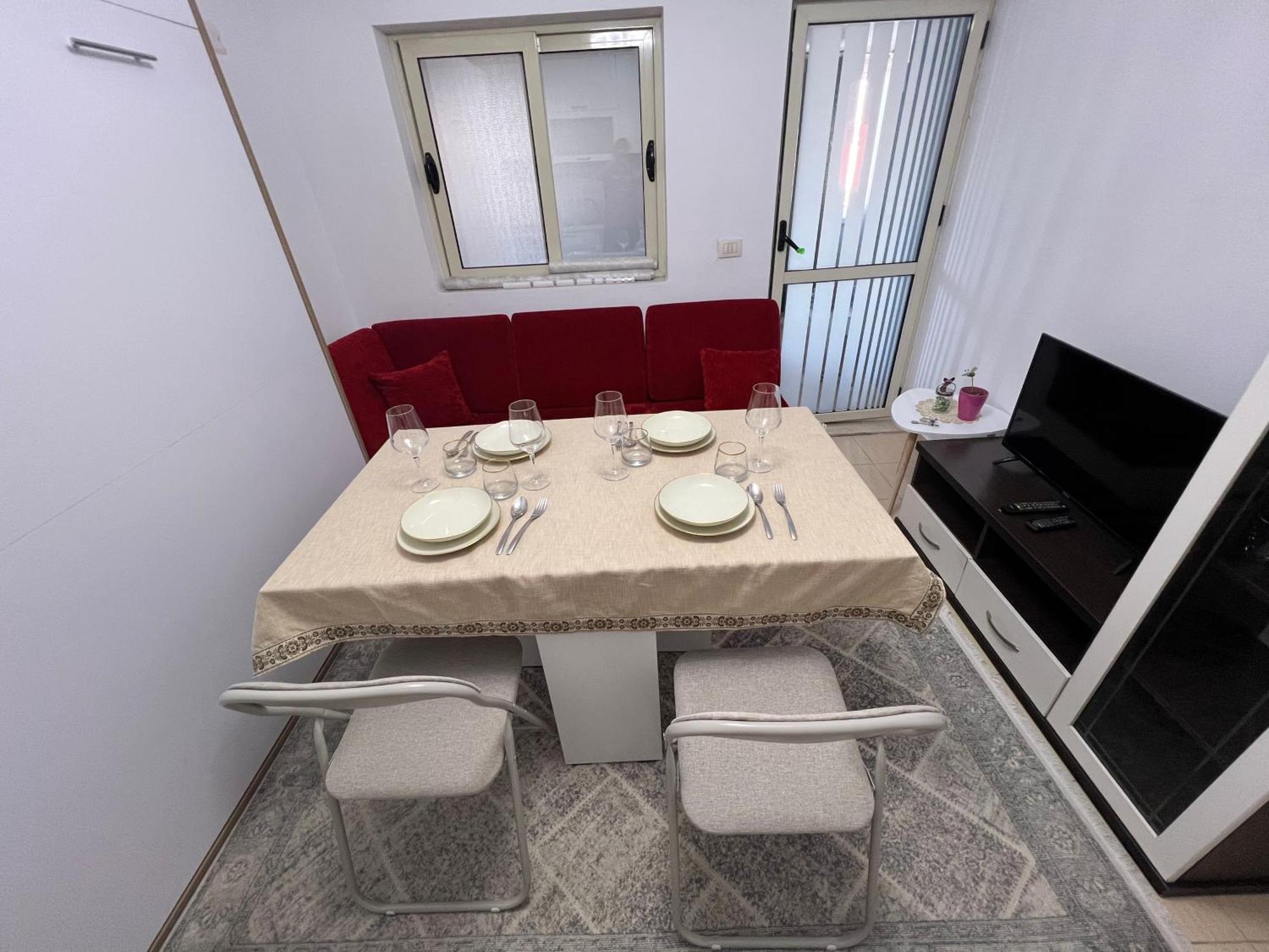 Rajs Apartman Tirana